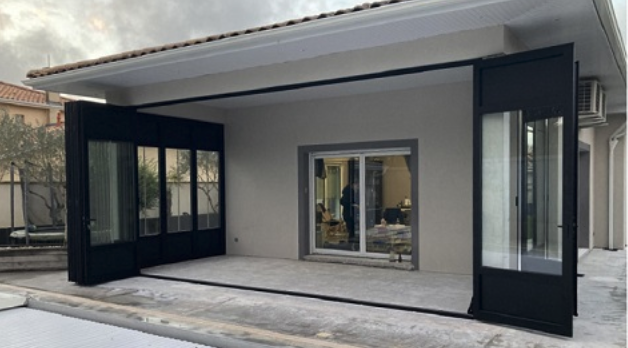 Pose de baie vitrée repliable Technal