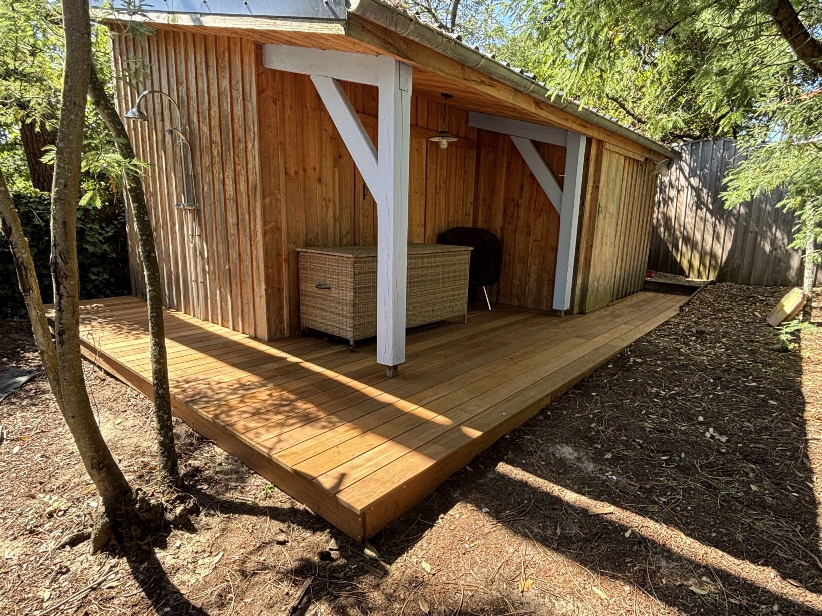Réalisation d’une magnifique terrasse bois exotique, essence Ipé pour des vacances parfaites au Cap-Ferret
