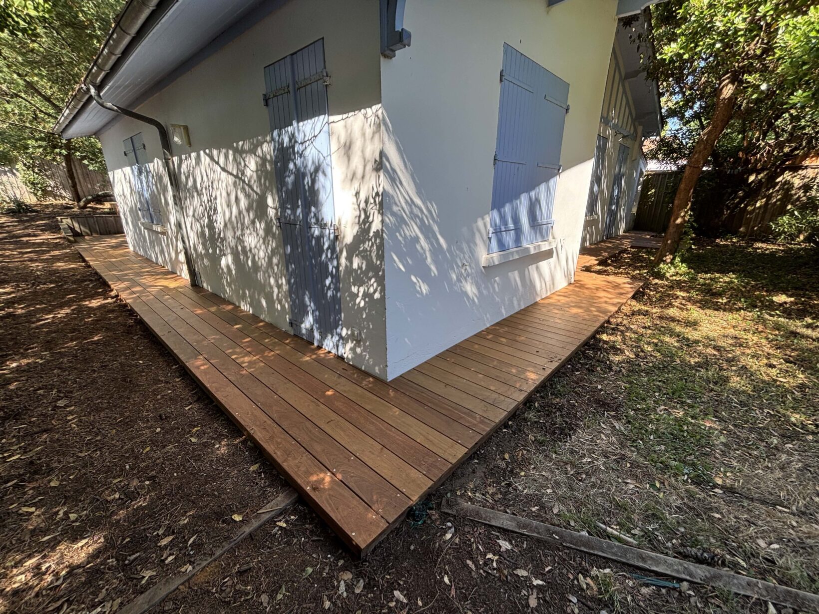 Réalisation d’une magnifique terrasse bois exotique, essence Ipé pour des vacances parfaites au Cap-Ferret